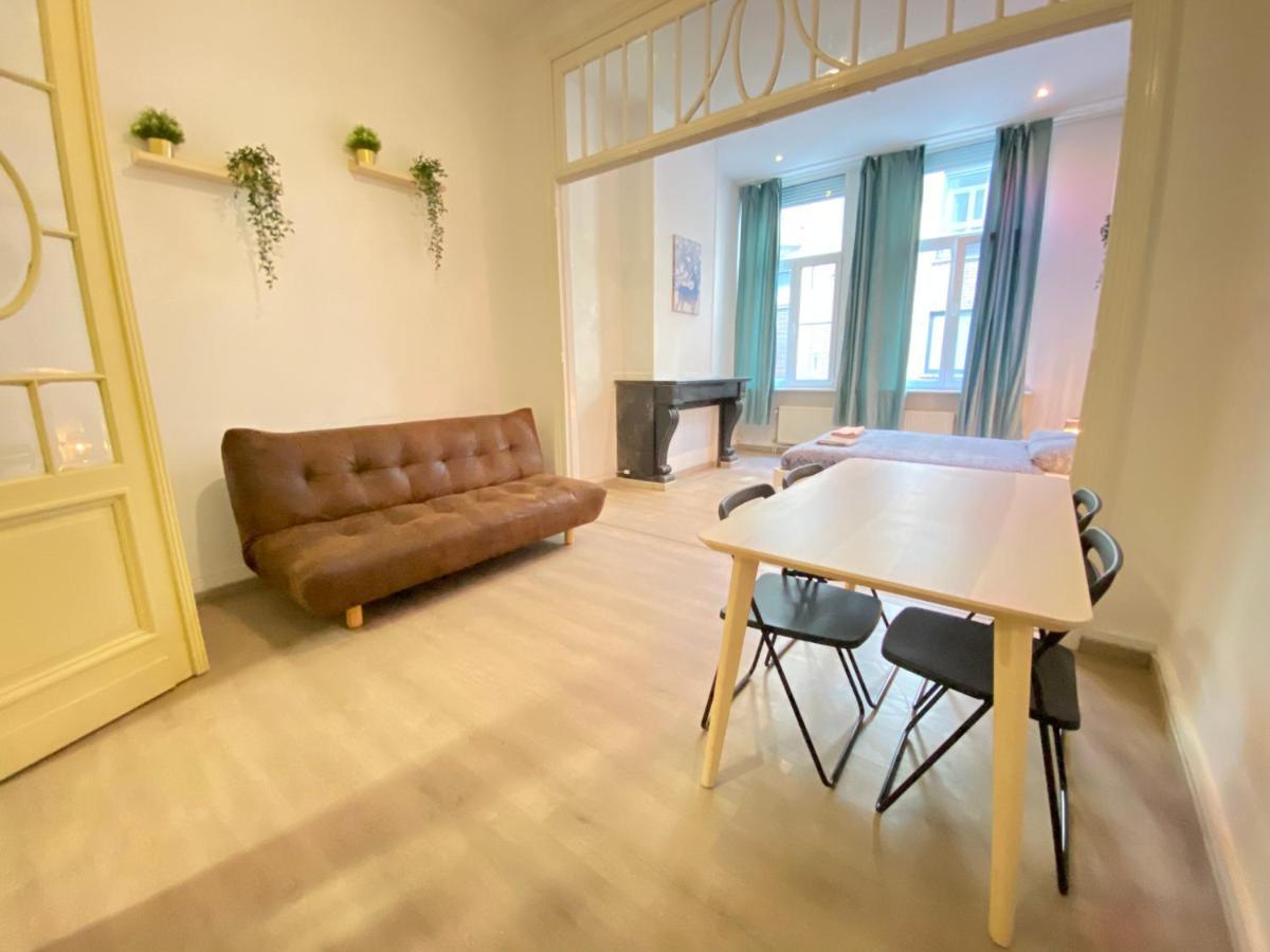 Apartment In The Heart Of *